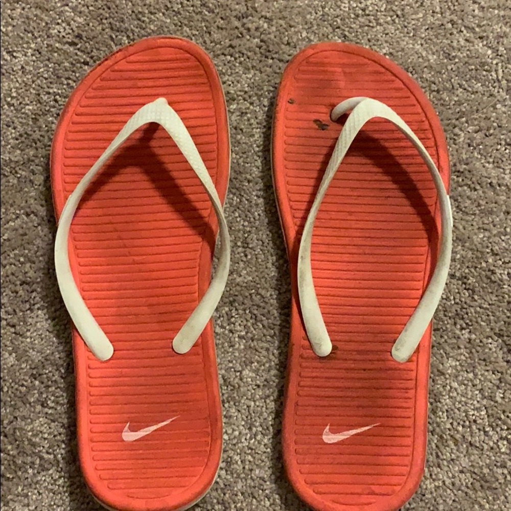 Nike flip flops